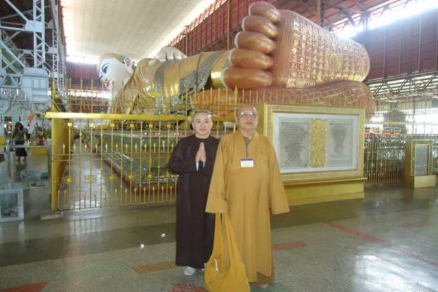 Chư Tôn Đức Tăng Ni Phật tử phái đoàn Việt Nam hành hương Myanmar