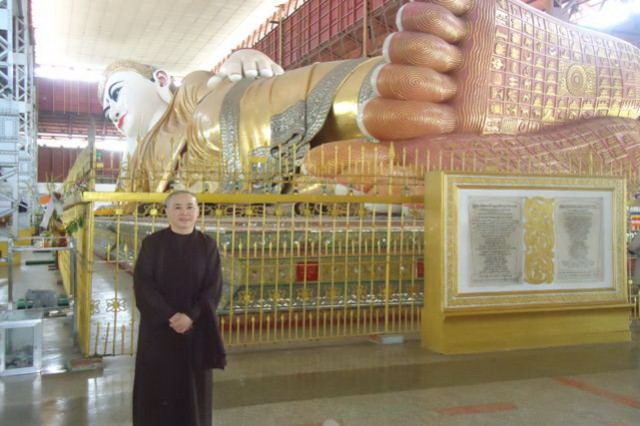 Chư Tôn Đức Tăng Ni Phật tử phái đoàn Việt Nam hành hương Myanmar