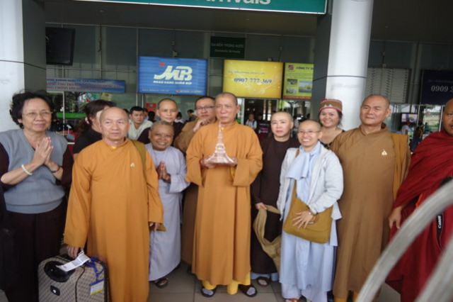 Chư Tôn Đức Tăng Ni Phật tử phái đoàn Việt Nam hành hương Myanmar