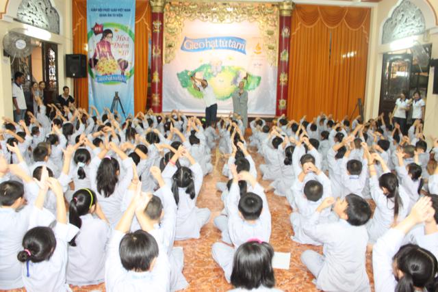 TP. HCM: Quan Âm Tu Viện tổ chức khóa tu Gieo Hạt Từ Tâm kỳ 8: Hoa Điểm 10