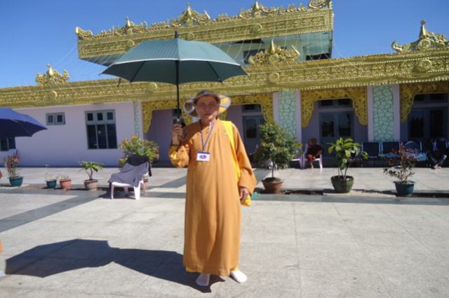 Chư Tôn Đức Tăng Ni Phật tử phái đoàn Việt Nam hành hương Myanmar