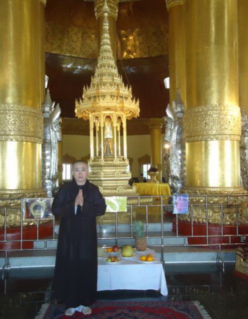 Chư Tôn Đức Tăng Ni Phật tử phái đoàn Việt Nam hành hương Myanmar