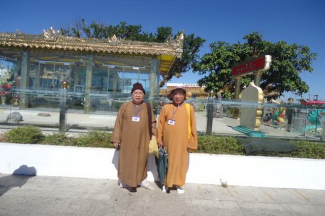 Chư Tôn Đức Tăng Ni Phật tử phái đoàn Việt Nam hành hương Myanmar