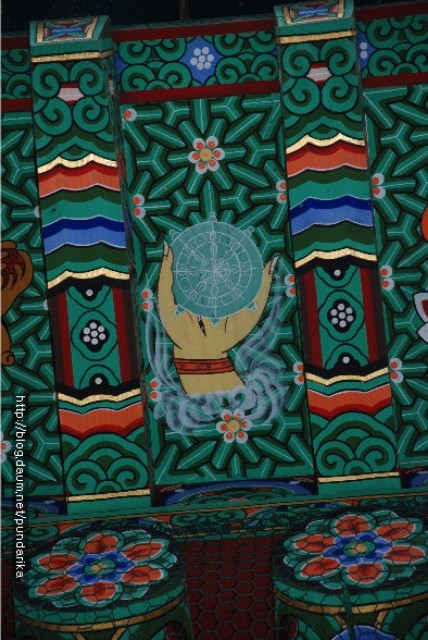 Hàn Quốc: Chùm Ảnh 42 Thủ Nhãn Ấn Pháp Theo Chú Đại Bi