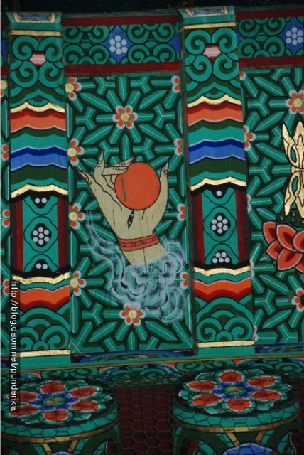 Hàn Quốc: Chùm Ảnh 42 Thủ Nhãn Ấn Pháp Theo Chú Đại Bi
