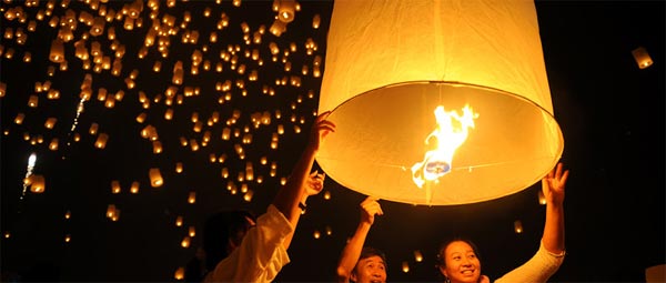 Lung linh sắc đèn hoa lễ hội Loy Krathong