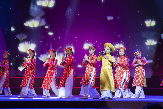 Hoành tráng đêm văn nghệ chào mừng Đại hội “Trở về nguồn cội”