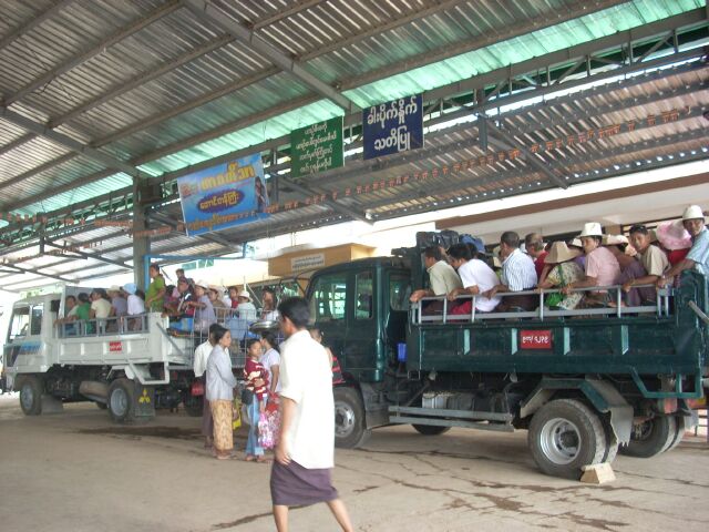 Chùa Đá Vàng, Myanmar