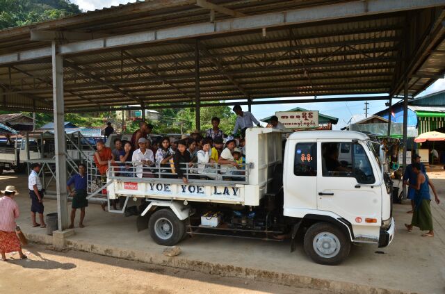 Chùa Đá Vàng, Myanmar