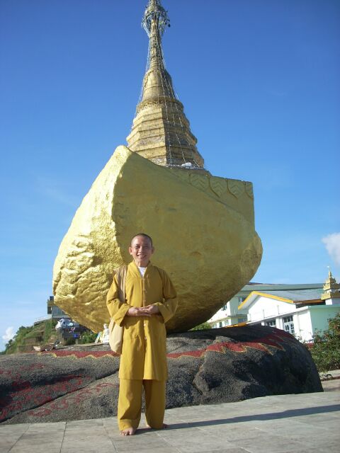 Chùa Đá Vàng, Myanmar