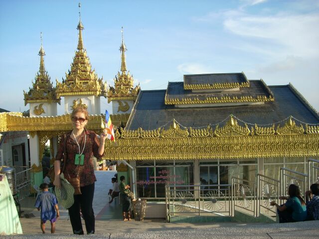 Chùa Đá Vàng, Myanmar