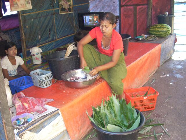Chùa Đá Vàng, Myanmar