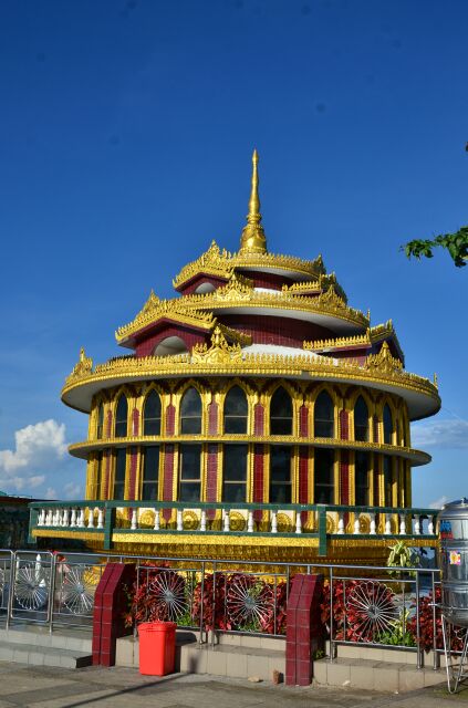 Chùa Đá Vàng, Myanmar