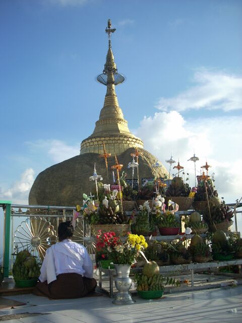 Chùa Đá Vàng, Myanmar