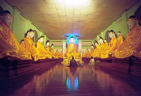 Myanmar: Ngắm vẻ đẹp lộng lẫy của ngôi chùa dát vàng nổi tiếng