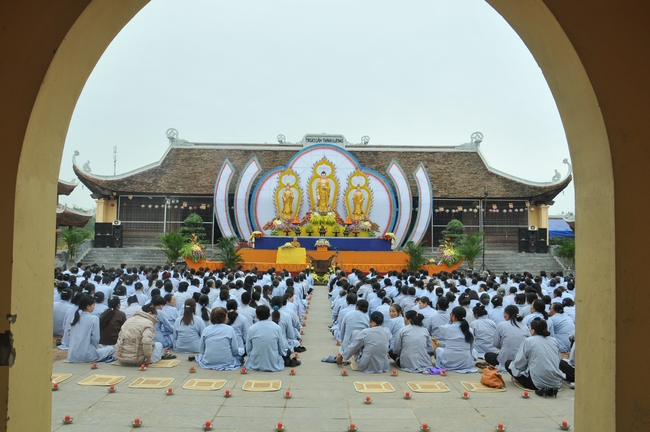 Hà Tĩnh: Chùa Trúc Lâm Thanh Lương tưng bừng Pháp hội hoa đăng vía Đức Phật A Di Đà