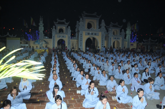 Hà Tĩnh: Chùa Trúc Lâm Thanh Lương tưng bừng Pháp hội hoa đăng vía Đức Phật A Di Đà