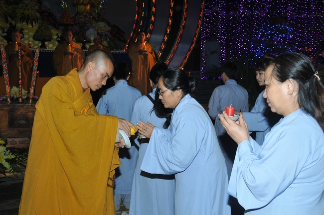 Hà Tĩnh: Chùa Trúc Lâm Thanh Lương tưng bừng Pháp hội hoa đăng vía Đức Phật A Di Đà