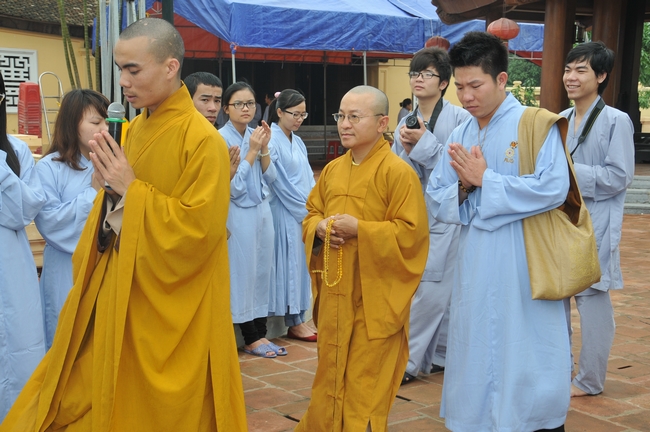 Hà Tĩnh: Chùa Trúc Lâm Thanh Lương tưng bừng Pháp hội hoa đăng vía Đức Phật A Di Đà