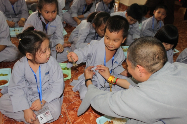 Gieo vào tâm thức giới trẻ &quot;Hạt Yêu Thương&quot;