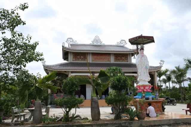 Long An: Chùa Khánh Ninh tổ chức khoá tu dành cho bệnh nhân ung bướu và khiếm thị