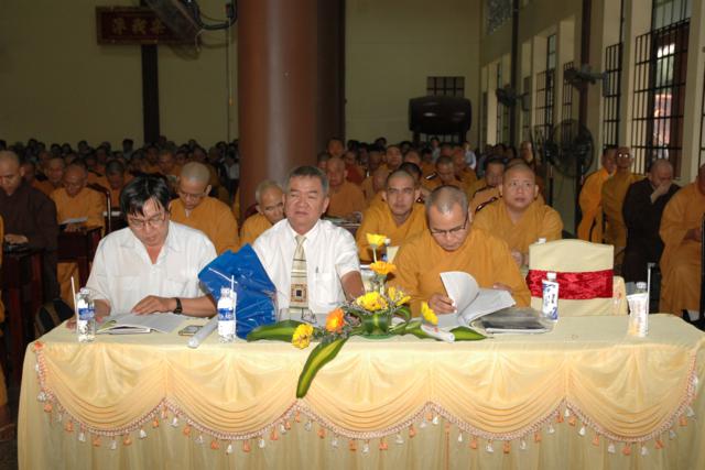 Bình Dương: Hội nghị tổng kết công tác Phật sự 2012 - Triển khai báo cáo kết quả đại hội VII - GHPGVN - Trao Giáo chỉ tấn phong Giáo phẩm