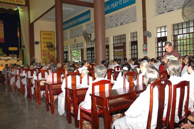 Bình Dương: Hội nghị tổng kết công tác Phật sự 2012 - Triển khai báo cáo kết quả đại hội VII - GHPGVN - Trao Giáo chỉ tấn phong Giáo phẩm