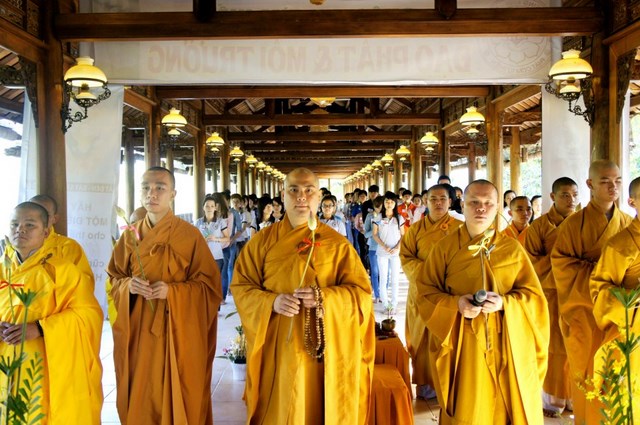 TPHCM: Thanh niên Phật tử tham gia Khóa tu Giã Từ Huyễn Mộng