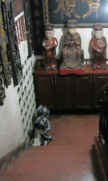 Kho đồ cổ của con gái nhà văn Kim Lân