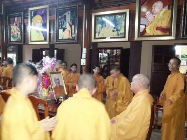 Vĩnh Long: Rước di ảnh về Tổ đình TV Thường Chiếu sám hối Hòa thượng Tôn sư