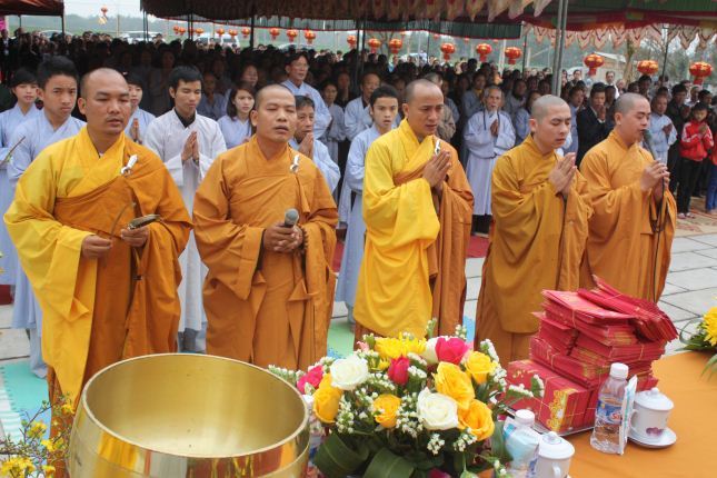 Hà Tĩnh: Lễ &quot;cầu&quot; được an tại ngôi chùa Tịnh Pháp