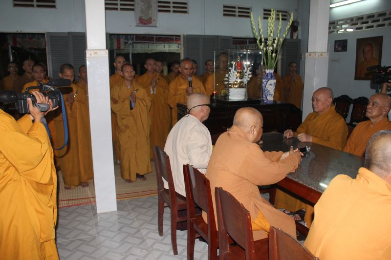 Khẩn trương chuẩn bị lễ nhập kim quan Hòa thượng viện chủ Sơn Thắng Thiền Viện