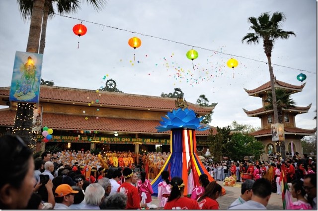Chùm ảnh: Lễ hội Quán Thế Âm tại Trung Tâm Phật Giáo Chùa Việt Nam (Houston, Texas)
