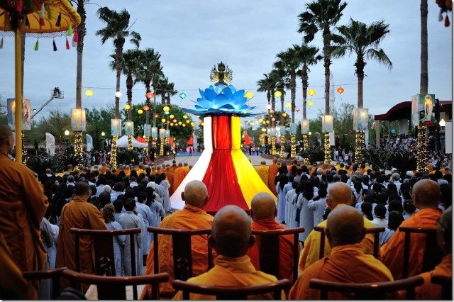 Chùm ảnh: Lễ hội Quán Thế Âm tại Trung Tâm Phật Giáo Chùa Việt Nam (Houston, Texas)