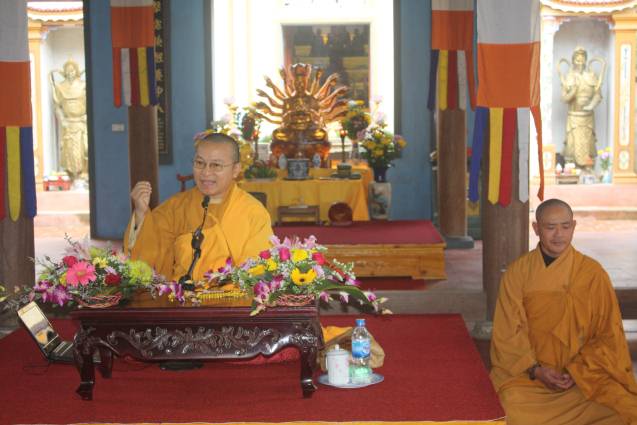 Chùa Xuân Đài: Lễ Phật thành đạo và Phật tử nghe pháp của TT. Thích Nhật Từ