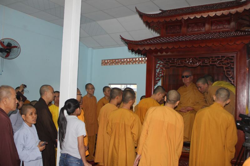 Khẩn trương chuẩn bị lễ nhập kim quan Hòa thượng viện chủ Sơn Thắng Thiền Viện