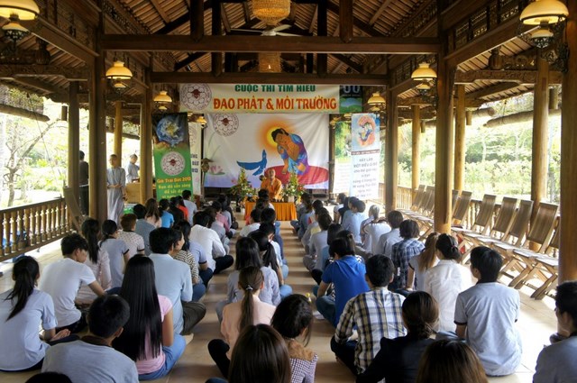TPHCM: Thanh niên Phật tử tham gia Khóa tu Giã Từ Huyễn Mộng