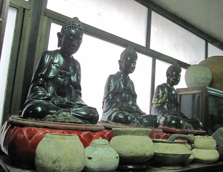 Kho đồ cổ của con gái nhà văn Kim Lân
