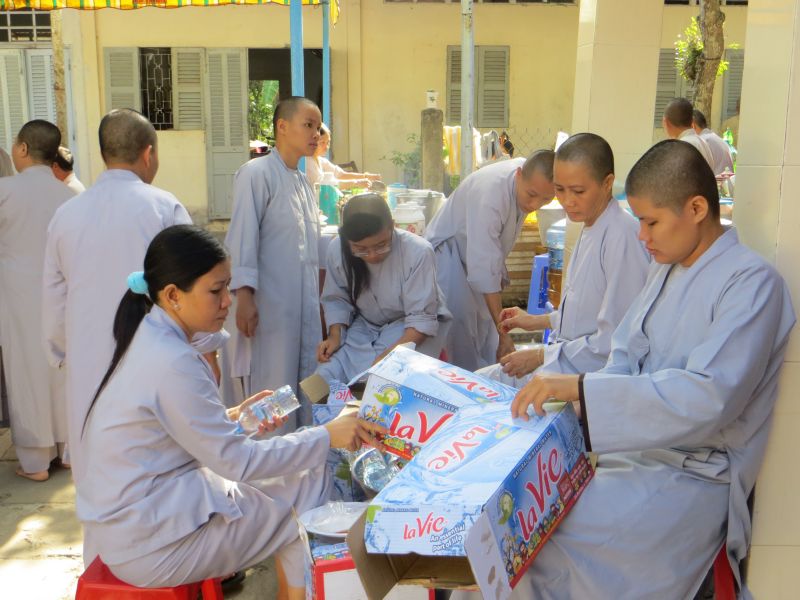Khẩn trương chuẩn bị lễ nhập kim quan Hòa thượng viện chủ Sơn Thắng Thiền Viện