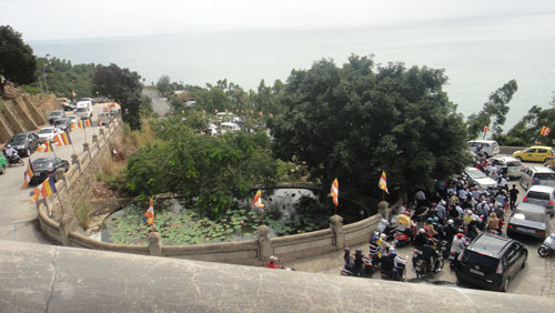 Vãn cảnh chùa Linh Ứng - Bãi Bụt