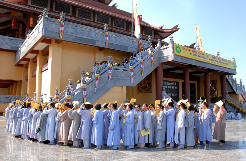 TP. HCM: Pháp hội Dược Sư hoàn mãn