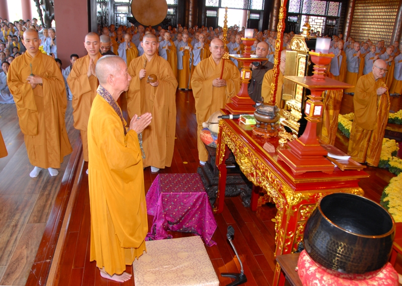 TP. HCM: Pháp hội Dược Sư hoàn mãn