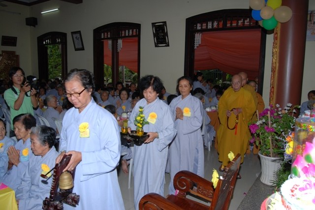 Long An: Chúc thọ đầu năm tại chùa Hòa Bình - Cần Giuộc