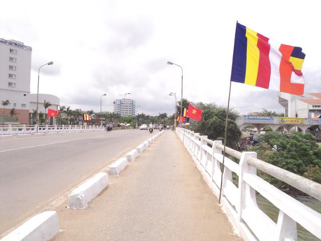 Quê Hương Mừng Đón Phật Về