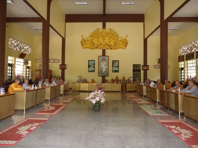 Bình Dương: Tuyển người làm Phật