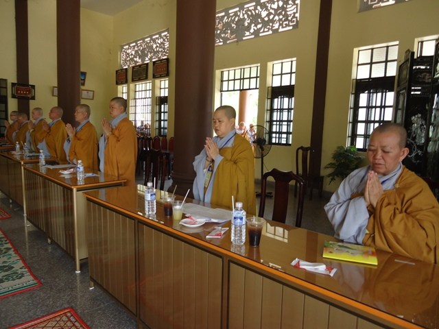 Bình Dương: Tuyển người làm Phật