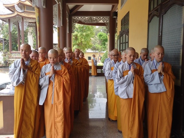 Bình Dương: Tuyển người làm Phật