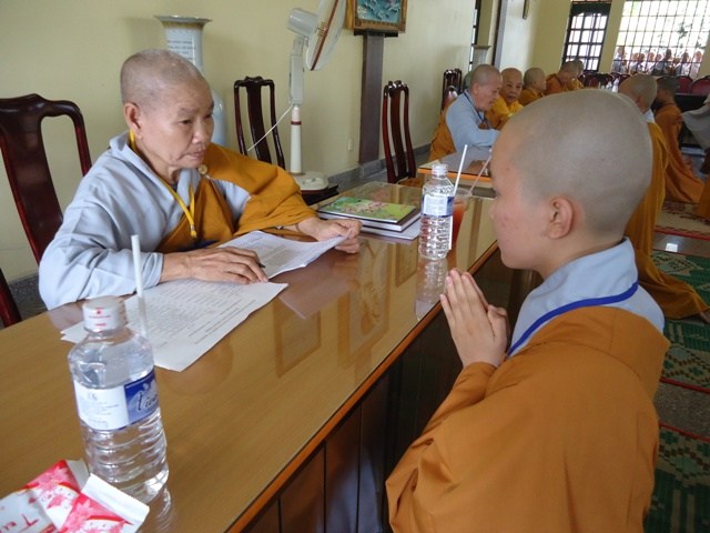 Bình Dương: Tuyển người làm Phật