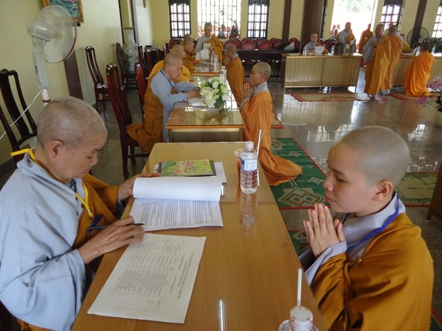 Bình Dương: Tuyển người làm Phật