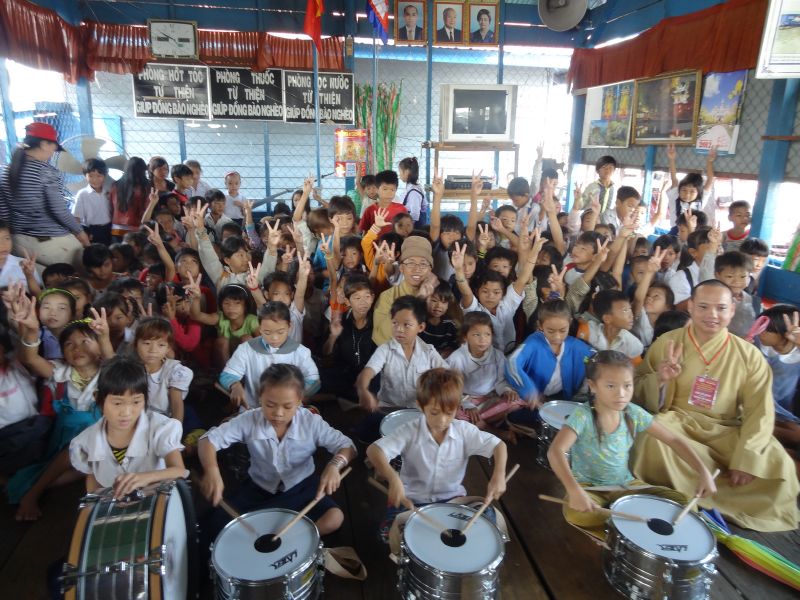TP. HCM: CLB Hoằng Pháp Trẻ mang thông điệp từ bi đến với Kiều bào tại Campuchia
